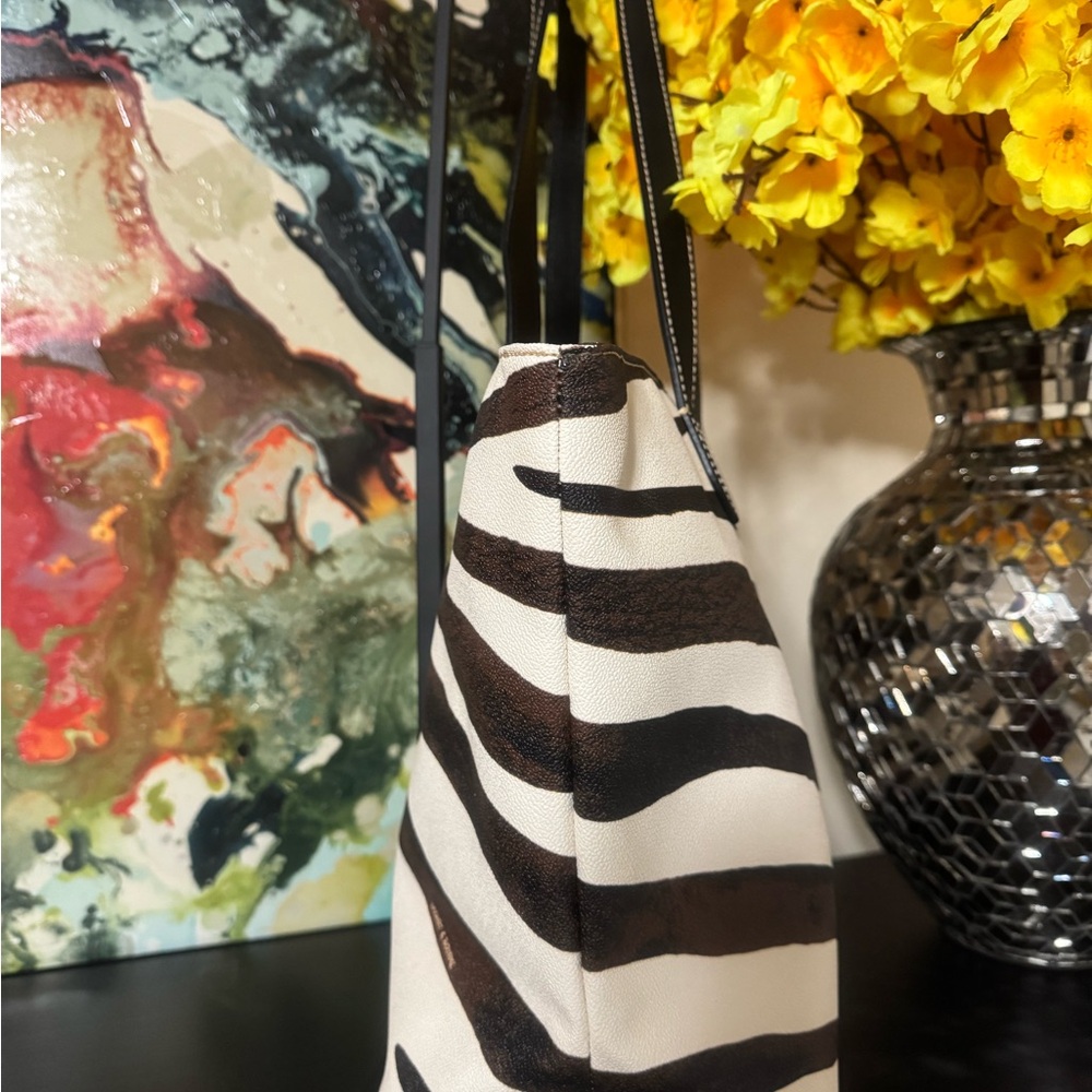 Dooney & Bourke Zebra Stripe Tote - Black and Brown / NWOT - Picture 2 of 10